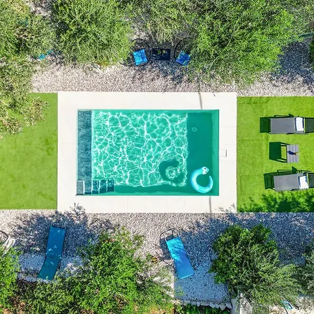 4 Bedroom Lovely In Kastel Sucurac 아파트 *