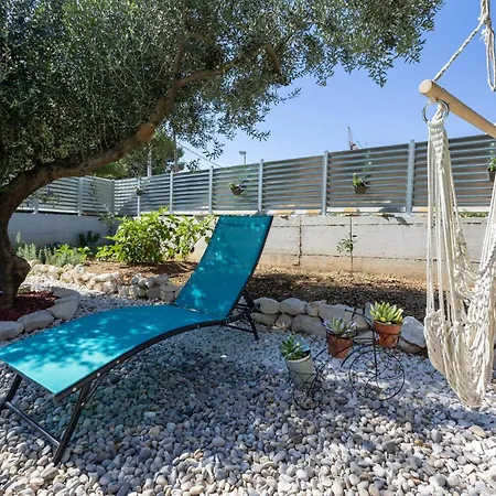 아파트 4 Bedroom Lovely In Kastel Sucurac