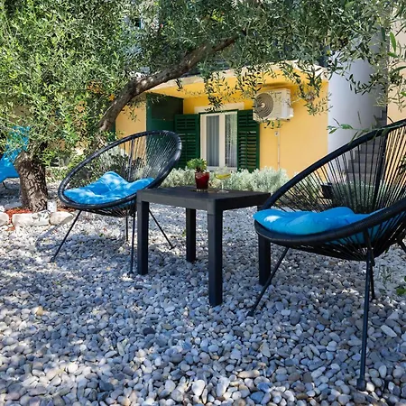 4 Bedroom Lovely In Kastel Sucurac 아파트 Kaštela