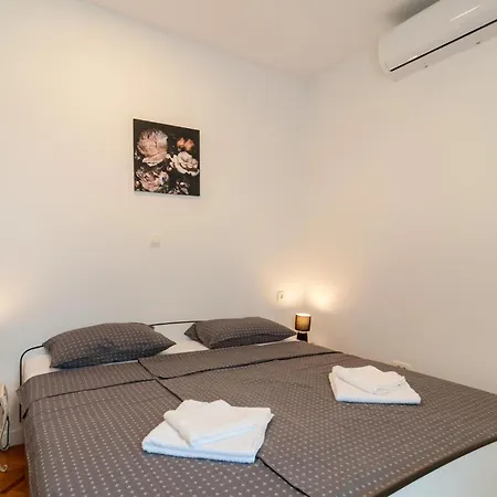 아파트 4 Bedroom Lovely In Kastel Sucurac Kaštela