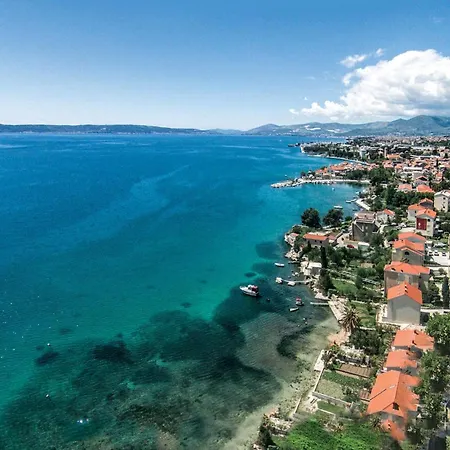 4 Bedroom Lovely In Kastel Sucurac Kaštela