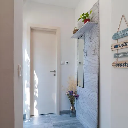 4 Bedroom Lovely In Kastel Sucurac